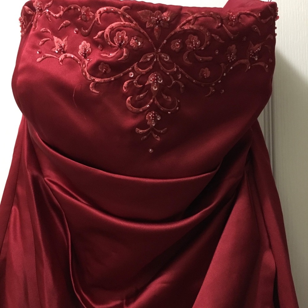 Red formal gown size 14